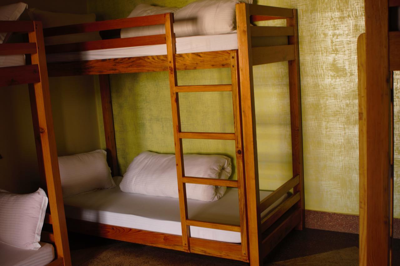 Hostel Milarepa Катманду Екстериор снимка