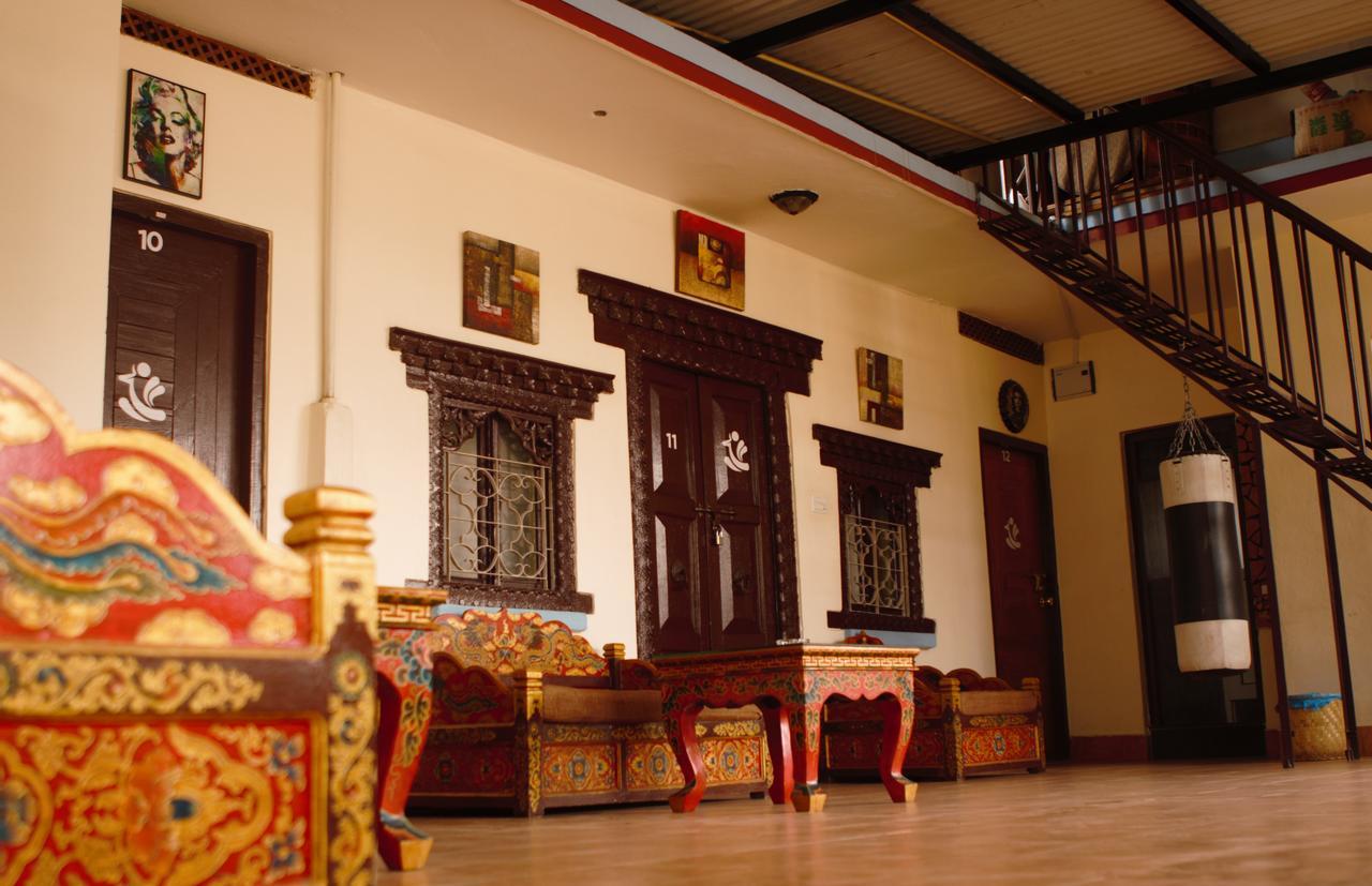 Hostel Milarepa Катманду Екстериор снимка