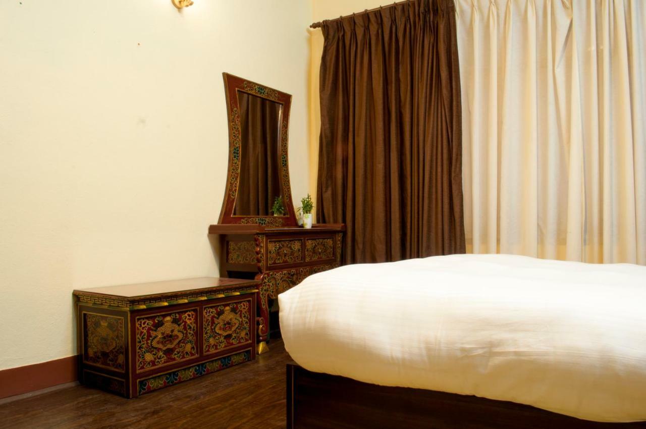 Hostel Milarepa Катманду Екстериор снимка