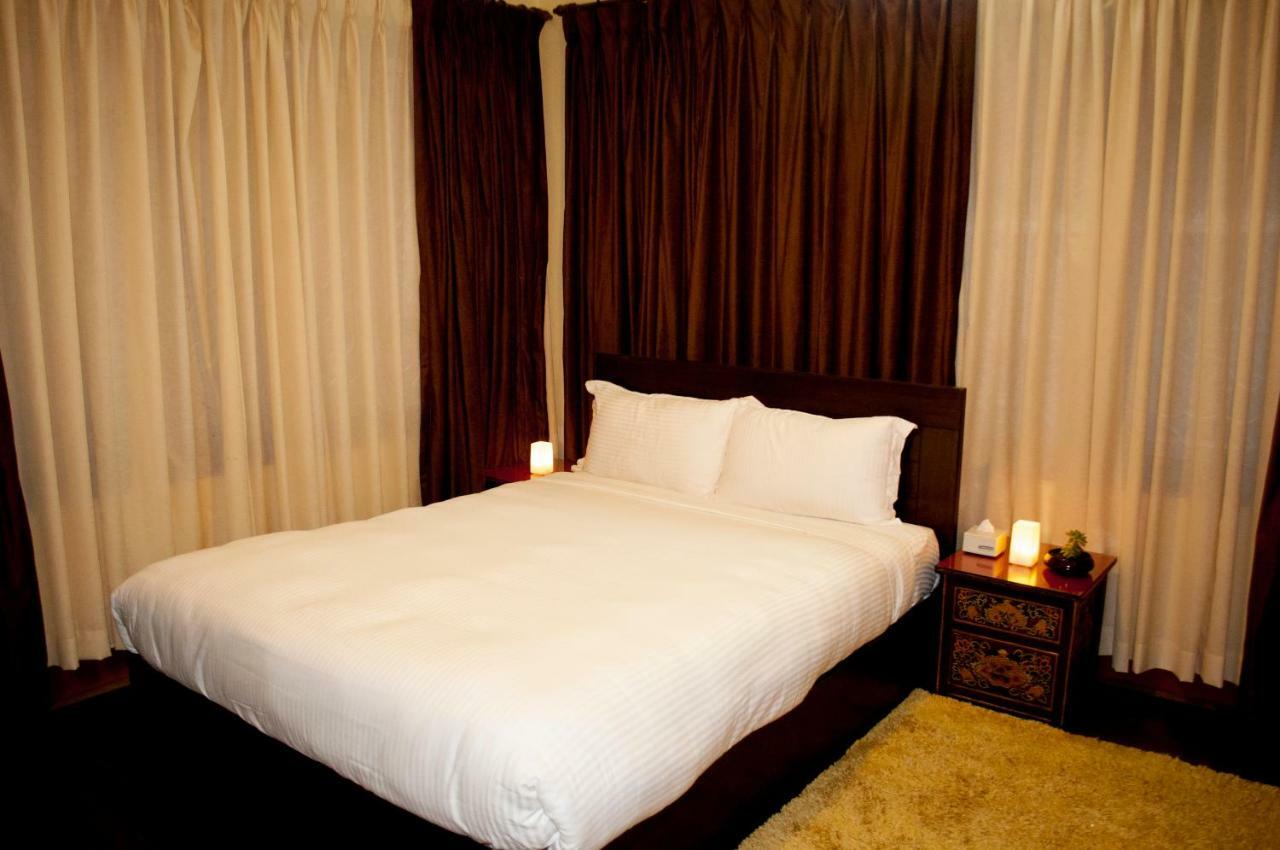 Hostel Milarepa Катманду Екстериор снимка