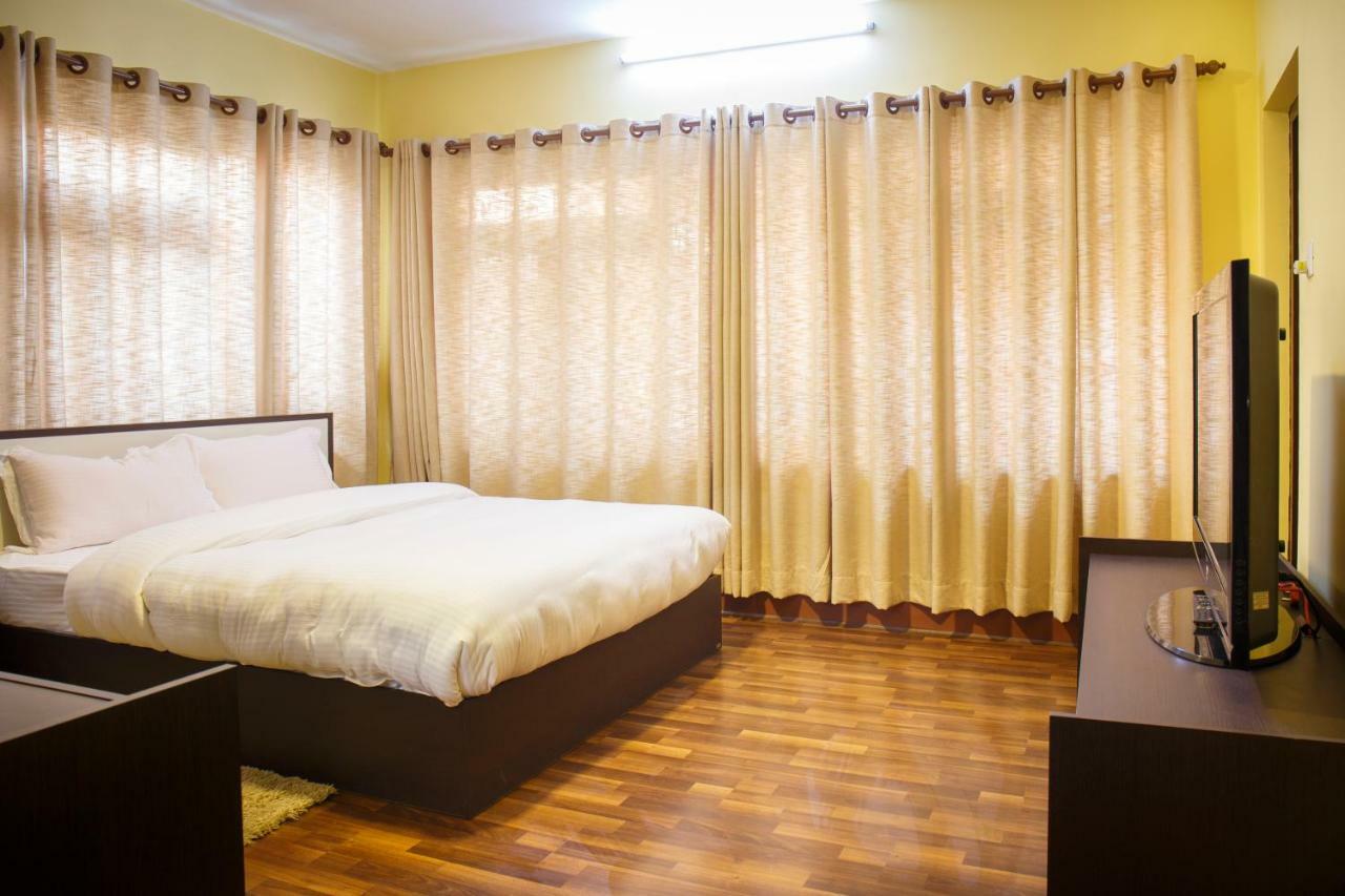 Hostel Milarepa Катманду Екстериор снимка